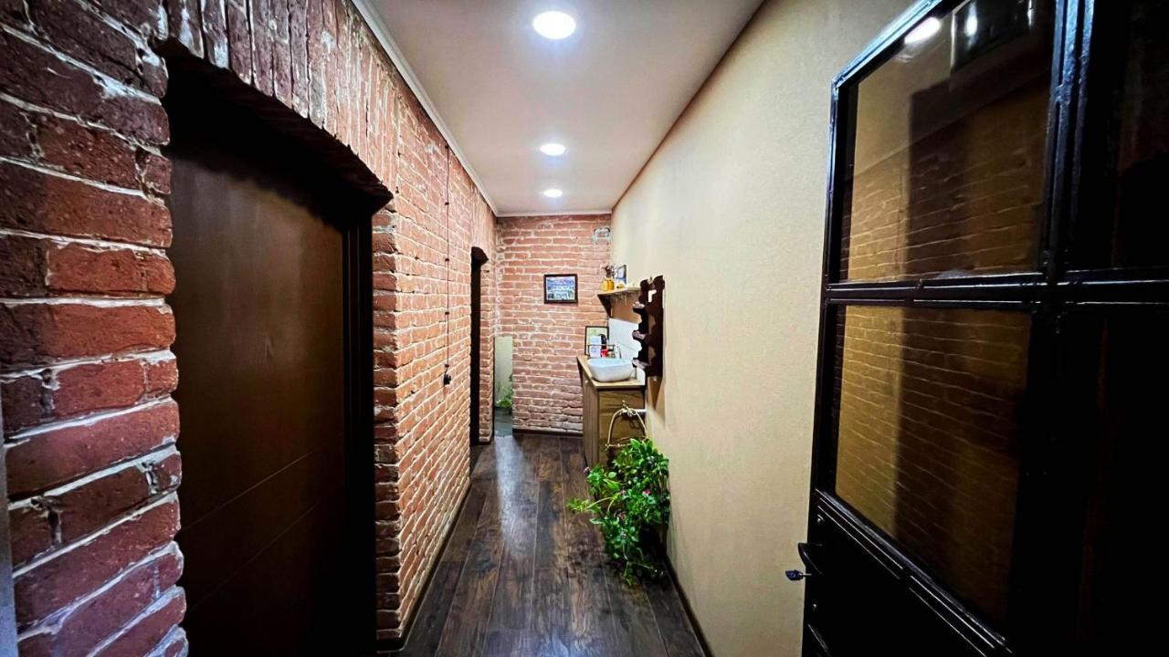 Hostel Pirosmani Tbilisi Eksteriør bilde