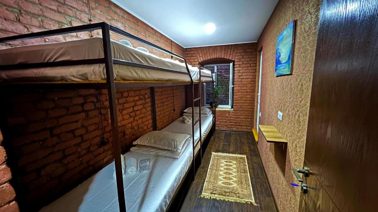 Hostel Pirosmani Tbilisi Eksteriør bilde