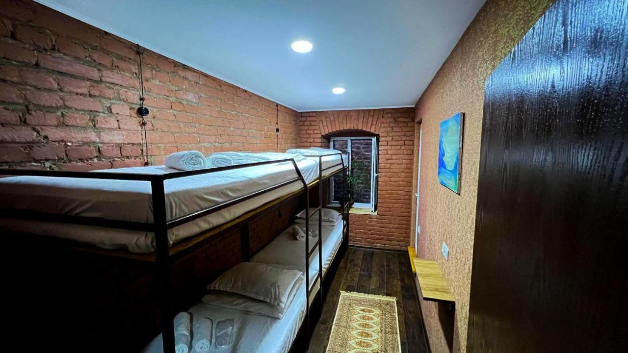 Hostel Pirosmani Tbilisi Eksteriør bilde