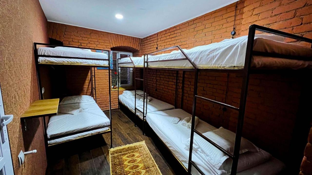 Hostel Pirosmani Tbilisi Eksteriør bilde