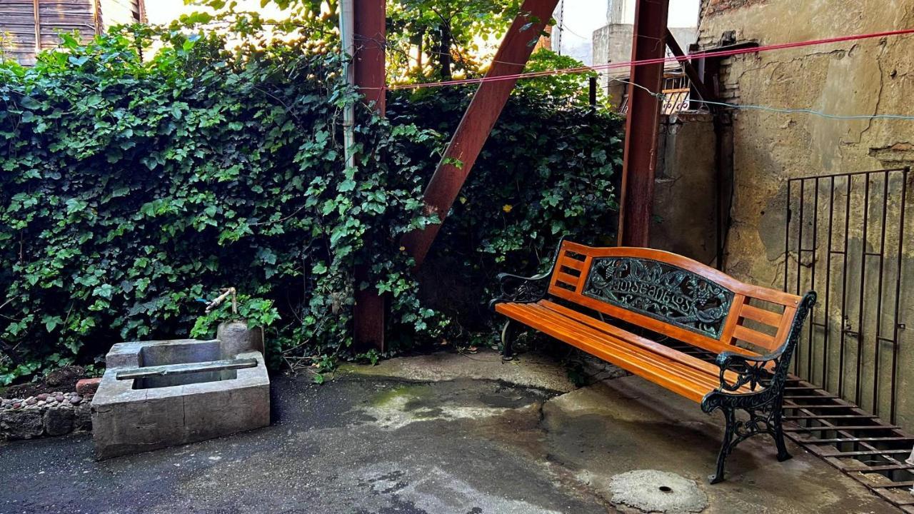 Hostel Pirosmani Tbilisi Eksteriør bilde