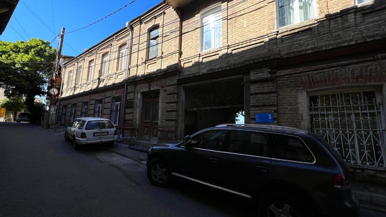 Hostel Pirosmani Tbilisi Eksteriør bilde