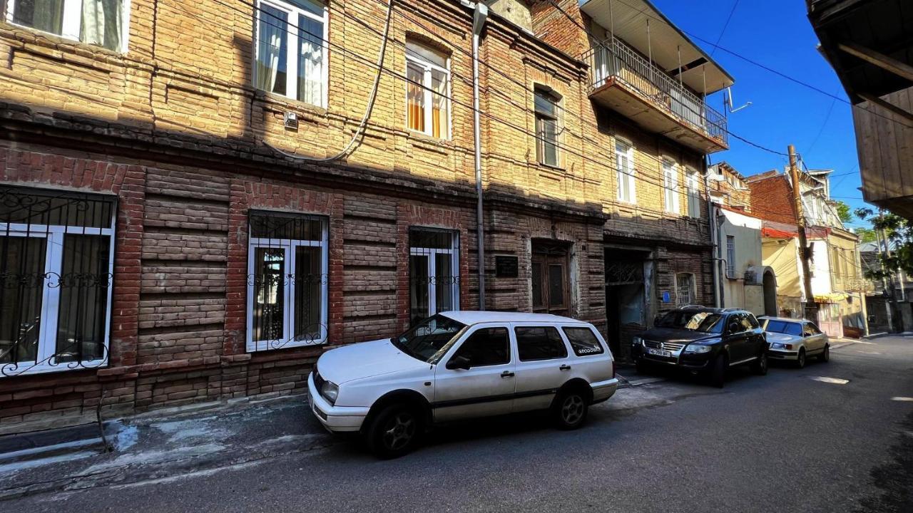 Hostel Pirosmani Tbilisi Eksteriør bilde